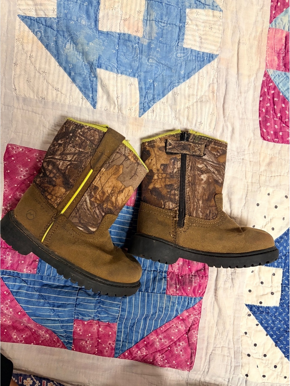 Magellan Outdoors Toddler Camo Side Zip Hunting Boots Size 7